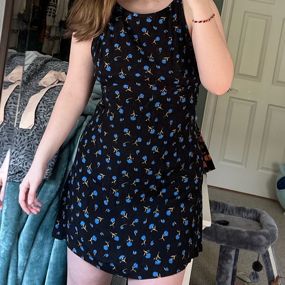 Little Black Dress - Picture 4 of 4